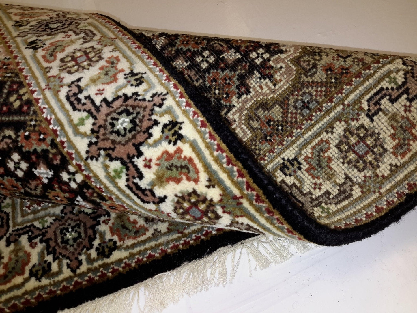 Canvello Hand Made Formal Medallion Indo Tabriz Rug - 2'0'' X 3'2''